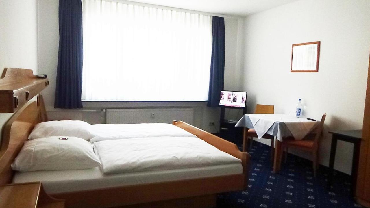 Hotel Zur Traube Бад-Хомбург-фор-дер-Хёэ Экстерьер фото