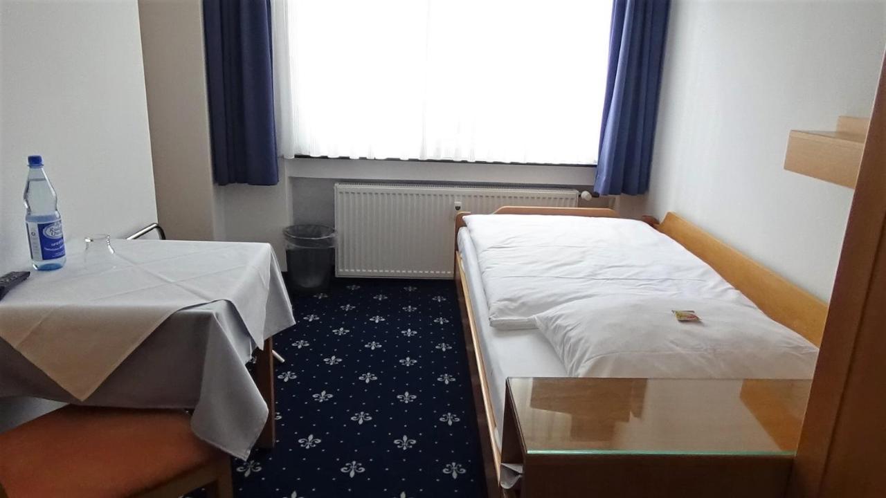 Hotel Zur Traube Бад-Хомбург-фор-дер-Хёэ Экстерьер фото