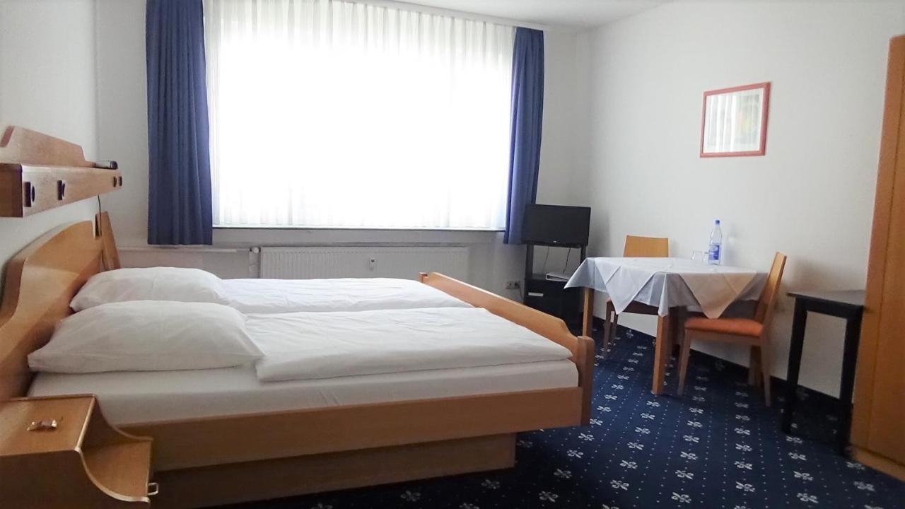 Hotel Zur Traube Бад-Хомбург-фор-дер-Хёэ Экстерьер фото